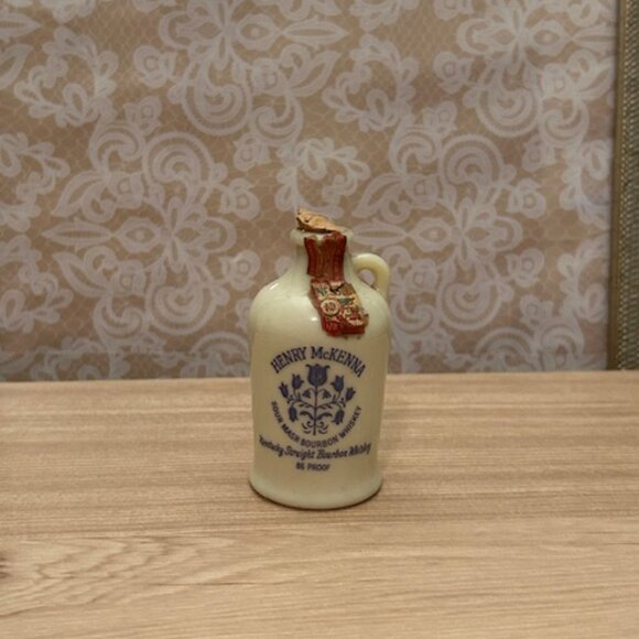1970’s Vintage Henry Mckenna Bourbon Whisky Miniature Ceramic Jug Bottle - Picture 5 of 14